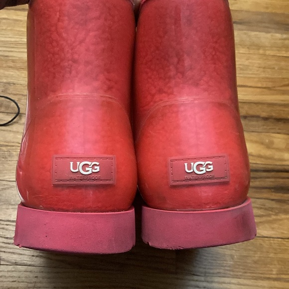 Hibiscus clear Uggs with matching Fanny pack bag - Picture 7 of 15